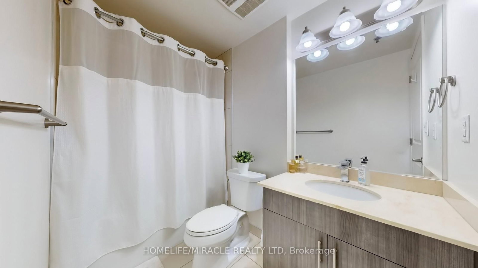560 North service Road • #607 • Grimsby, ON photo 15
