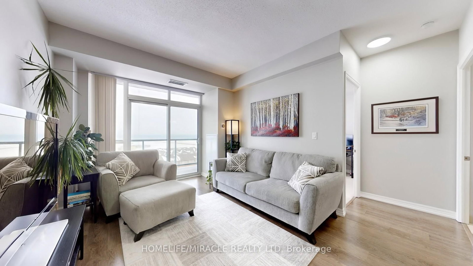 560 North service Road • #607 • Grimsby, ON photo 5