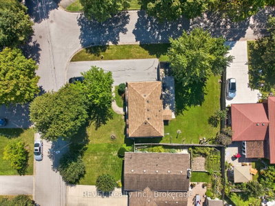 17 RAMSEY Street • St. Catharines, ON photo 6
