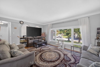 17 RAMSEY Street • St. Catharines, ON photo 9