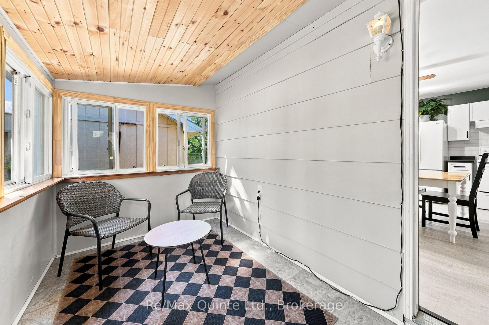 38 Madoc Street • Limoges, ON photo 5