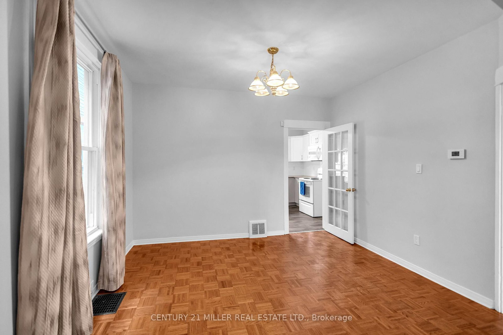 123 Hillyard Street • Hamilton, ON photo 6