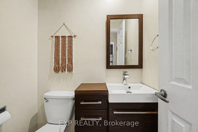 2030 Kelden Cres photo 4