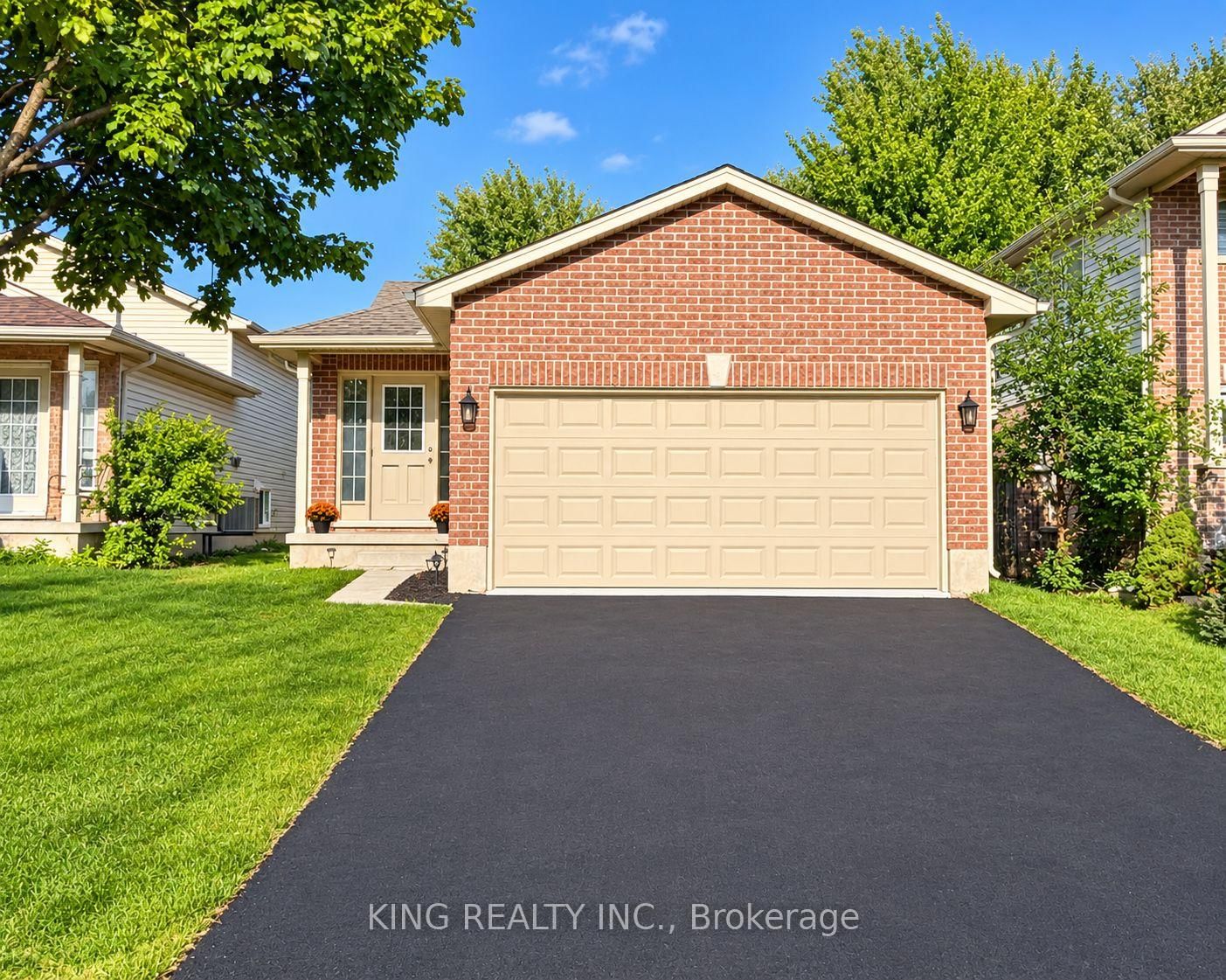 1671 Benjamin Drive • London East, ON photo 1