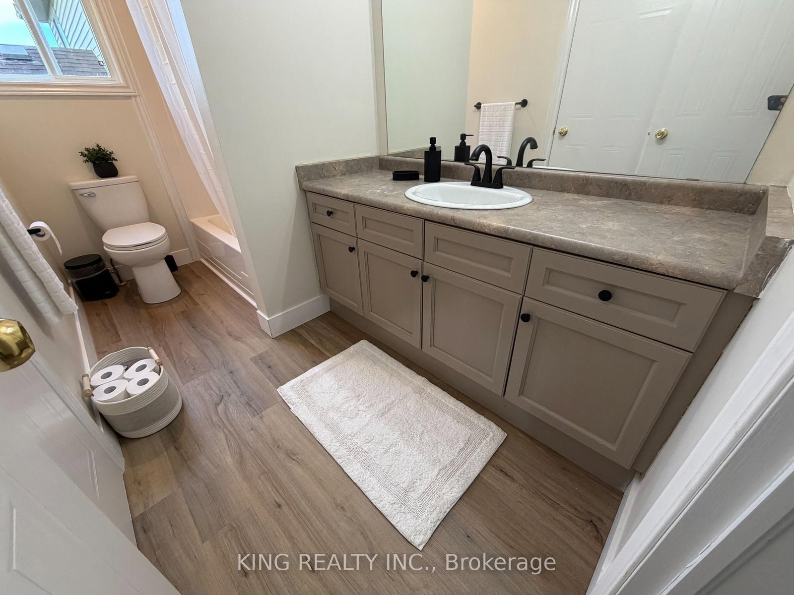 1671 Benjamin Drive • London East, ON photo 11