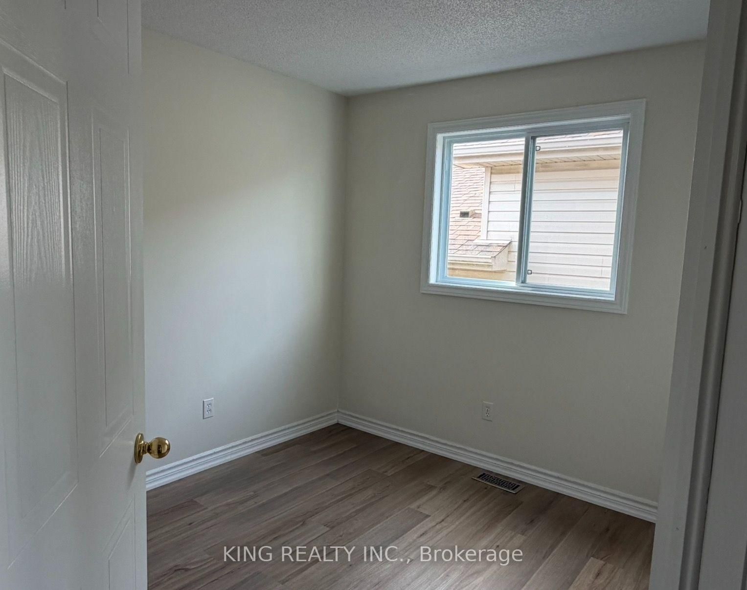 1671 Benjamin Drive • London East, ON photo 18