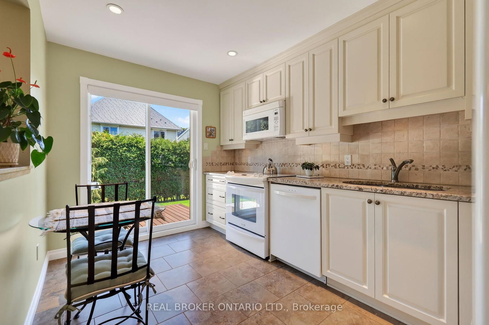 140 Montana Way • Ottawa, ON photo 11