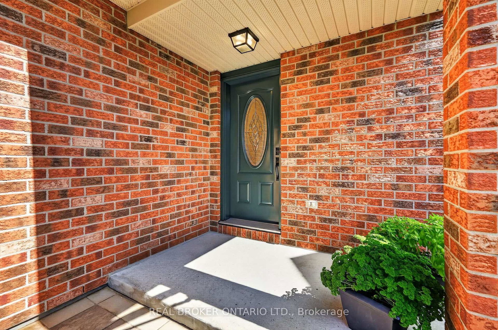 140 Montana Way • Ottawa, ON photo 3