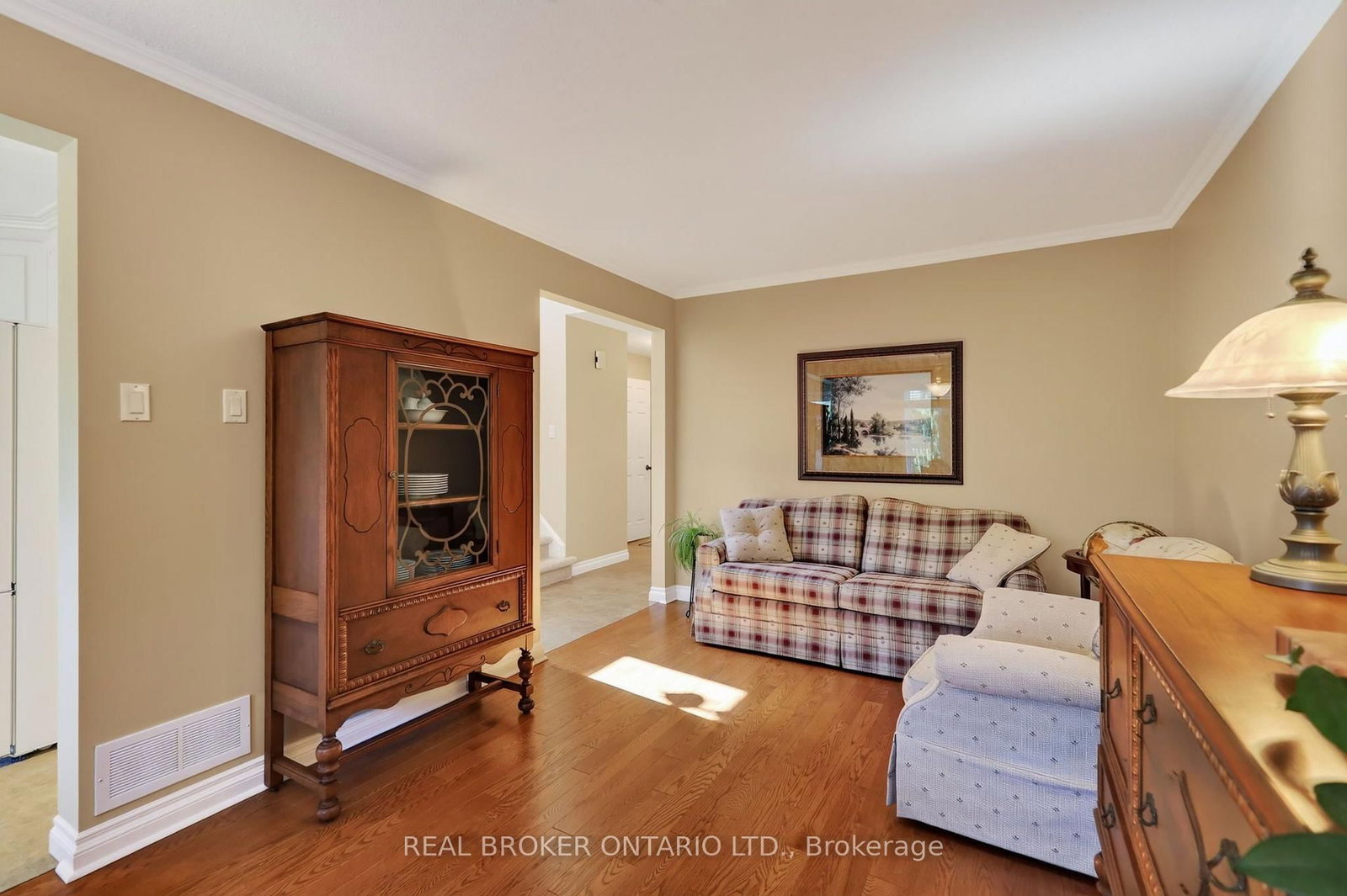 140 Montana Way • Ottawa, ON photo 9