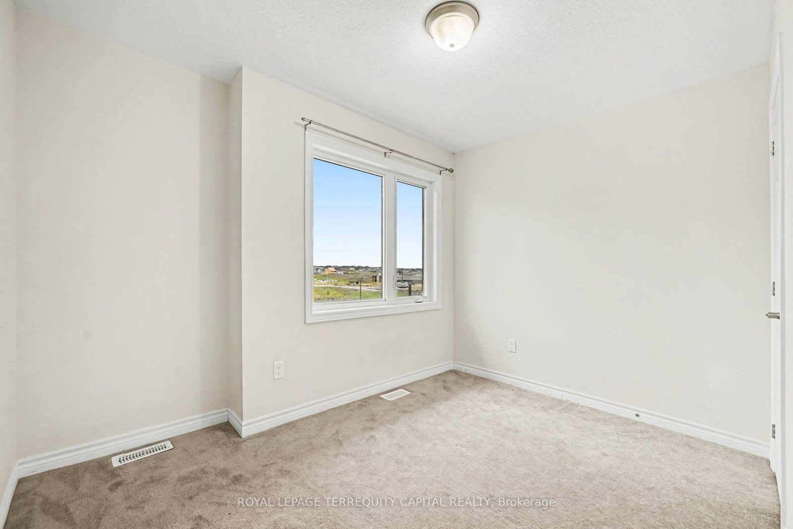 113 WALLEYE Private • Ottawa, ON photo 11