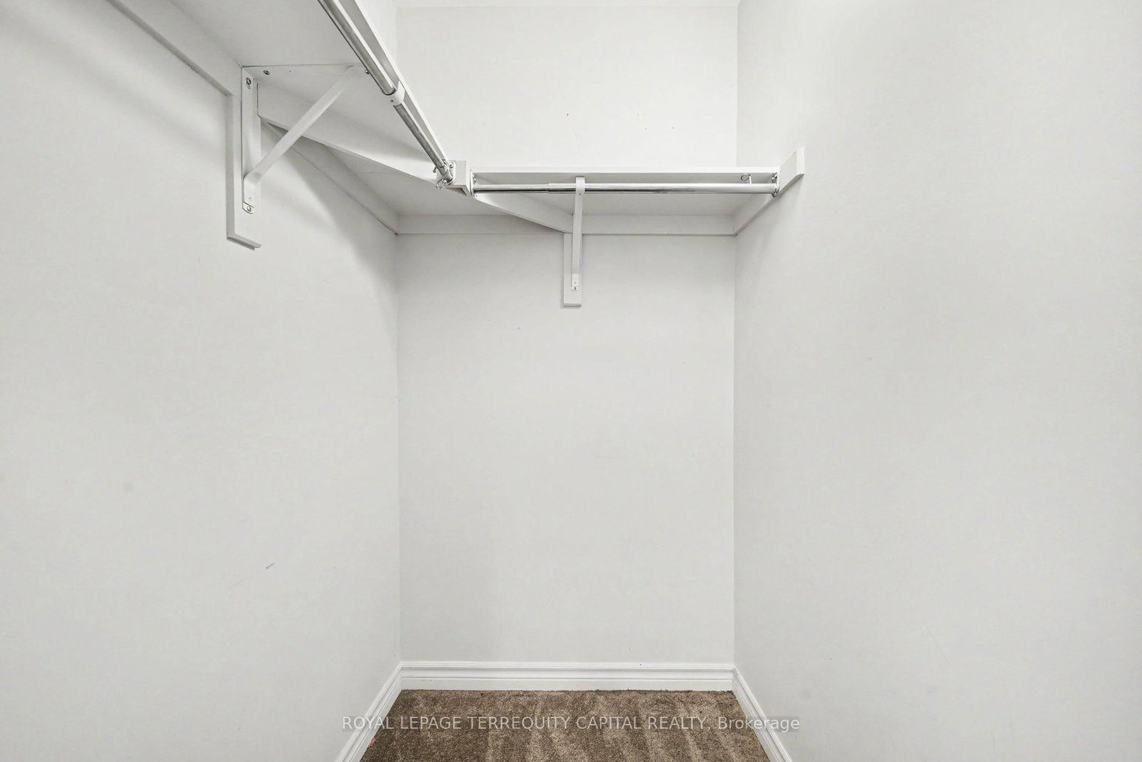 113 WALLEYE Private • Ottawa, ON photo 14