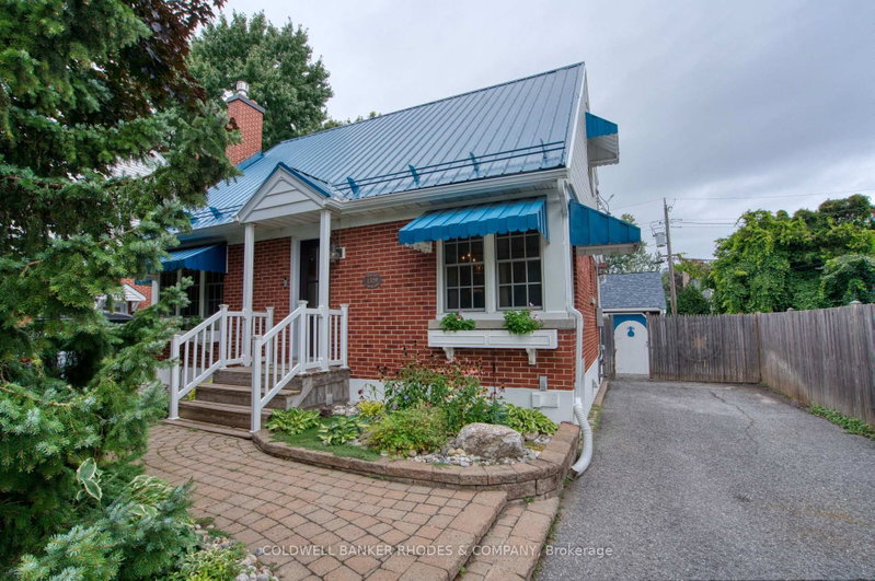 1329 Larose Avenue