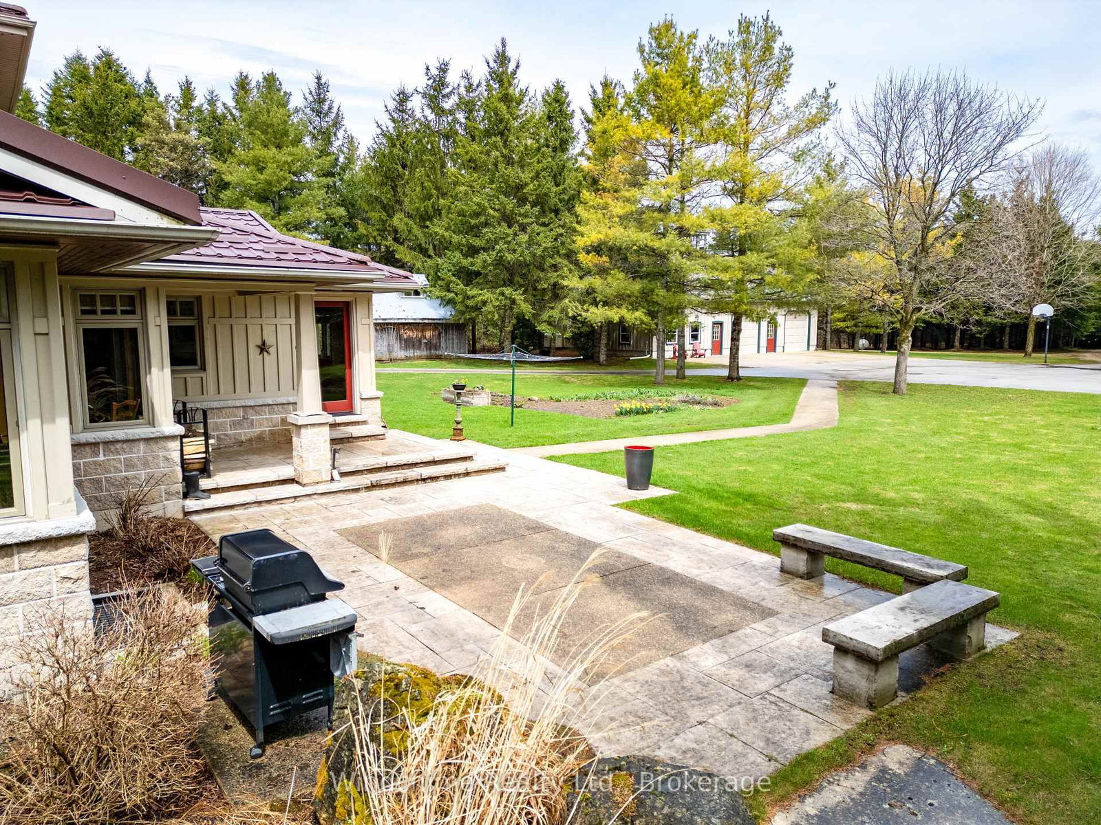 635317 Euphrasia-Holland Townline • Grey Highlands, ON photo 9
