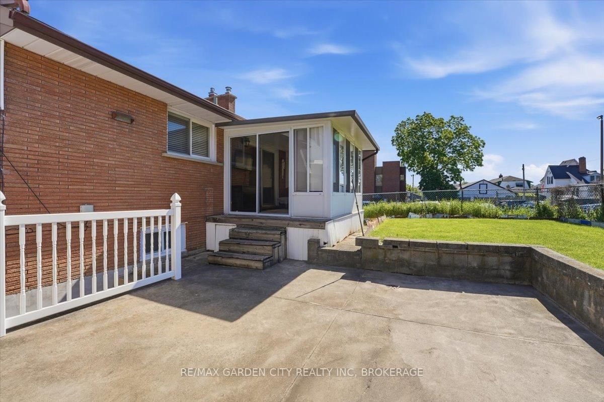 41 Albert Street W • Thorold, ON photo 32