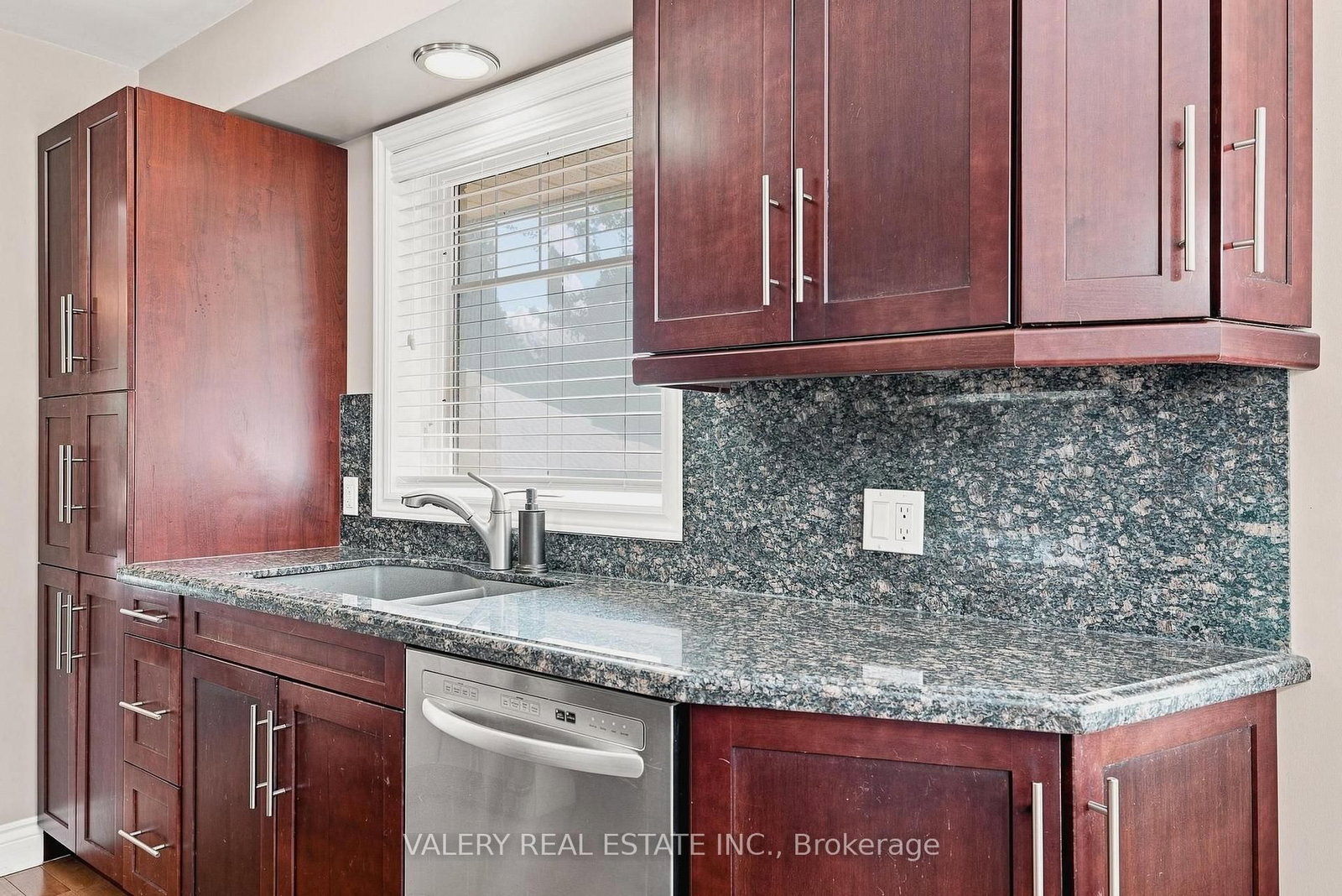 456 Lorindale Street • Waterloo, ON photo 9