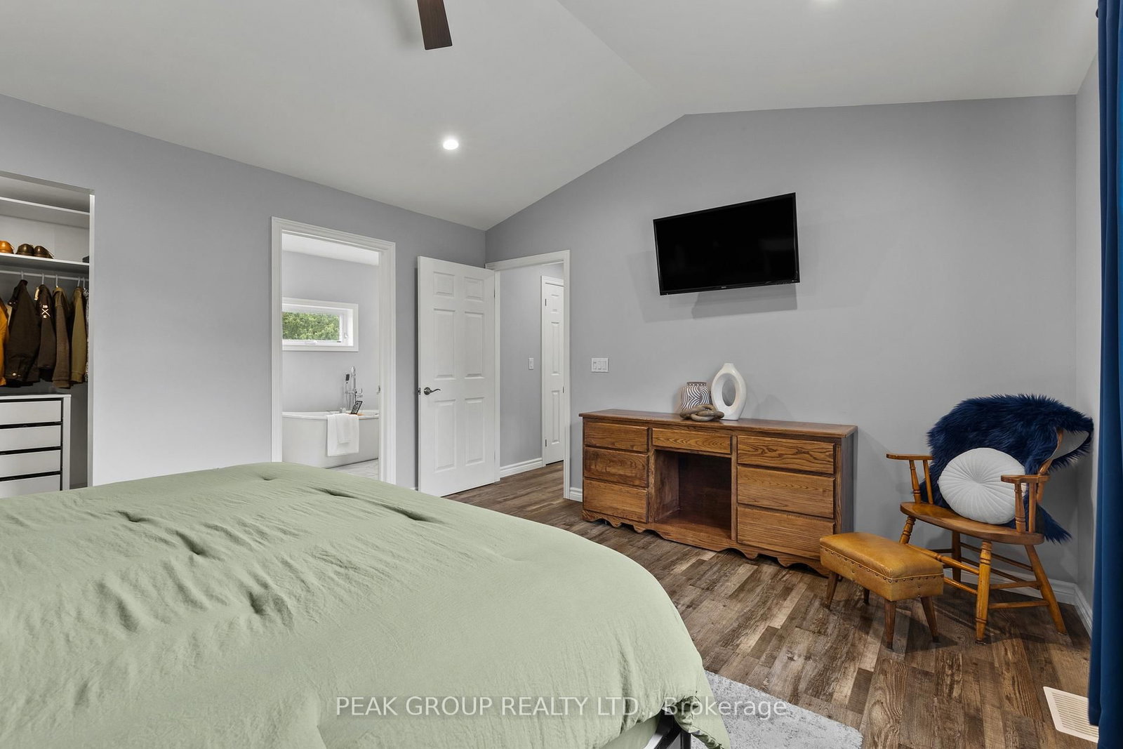 19 Bosnich Avenue • Welland, ON photo 24
