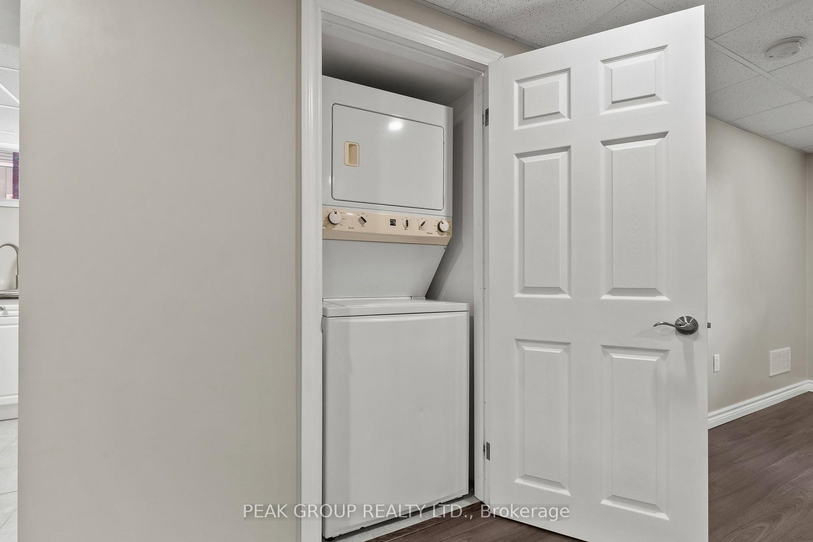 19 Bosnich Avenue • Welland, ON photo 35