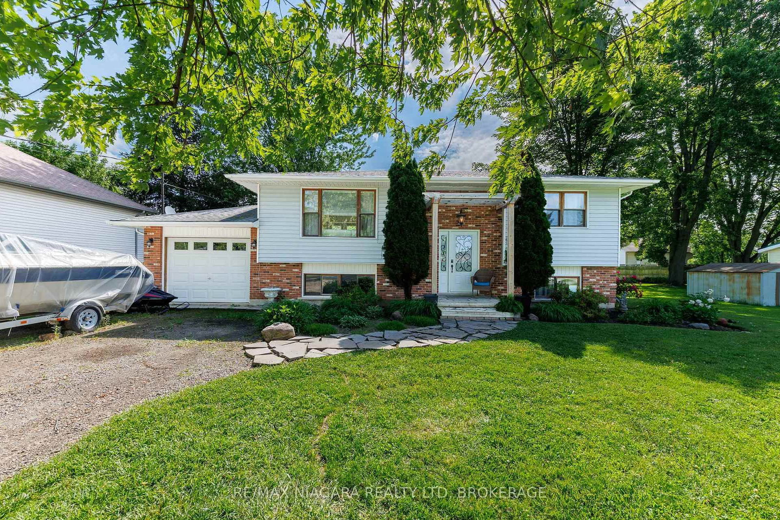 88 Pleasant Avenue N • Fort Erie, ON photo 1
