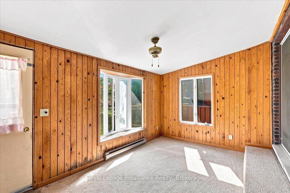 28 Kensington Crescent • Belleville, ON photo 10