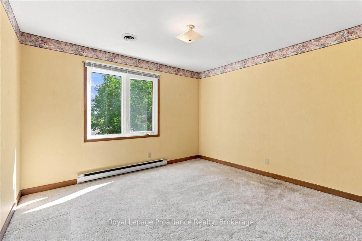 28 Kensington Crescent • Belleville, ON photo 22