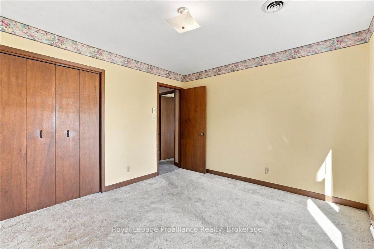 28 Kensington Crescent • Belleville, ON photo 23