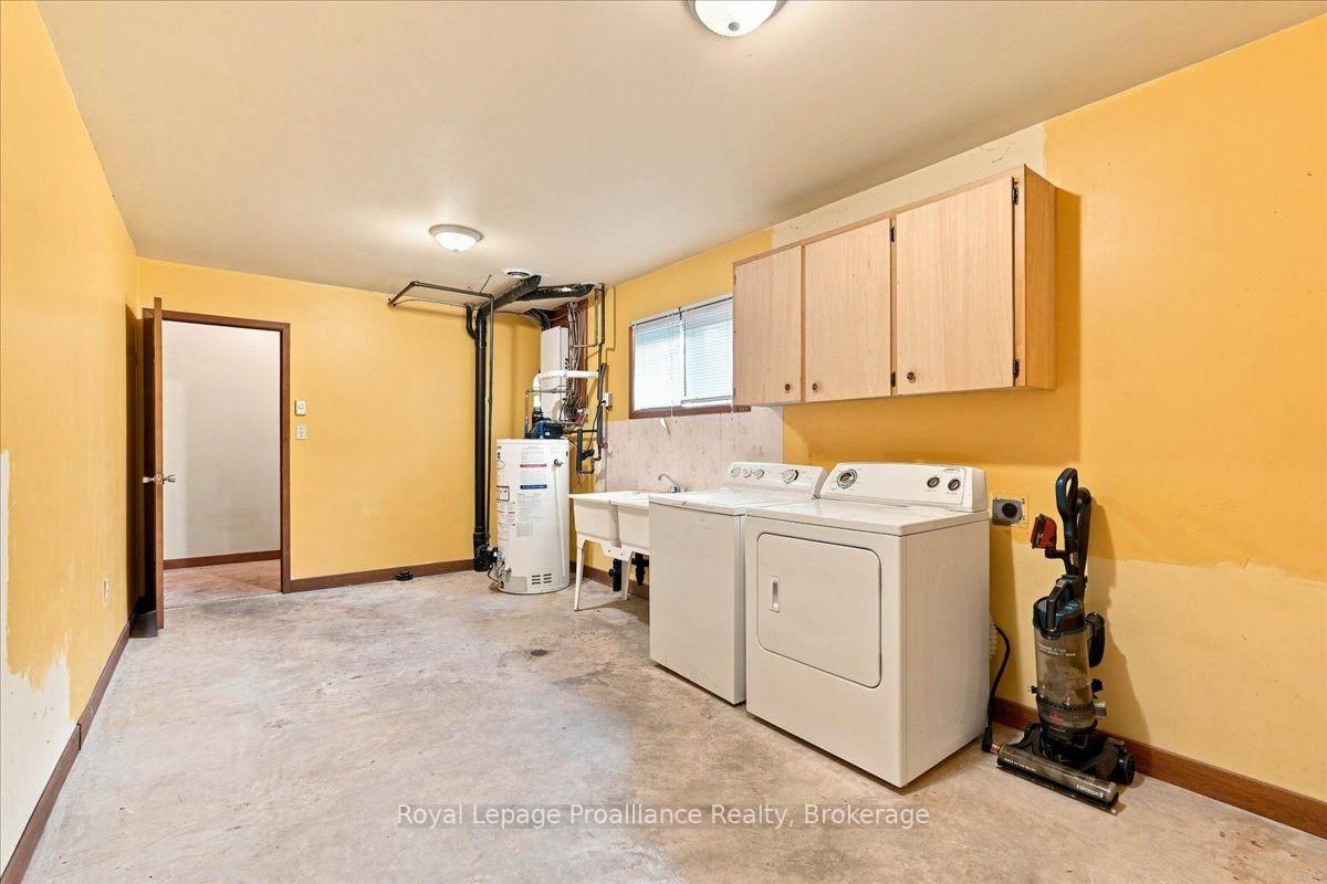 28 Kensington Crescent • Belleville, ON photo 32