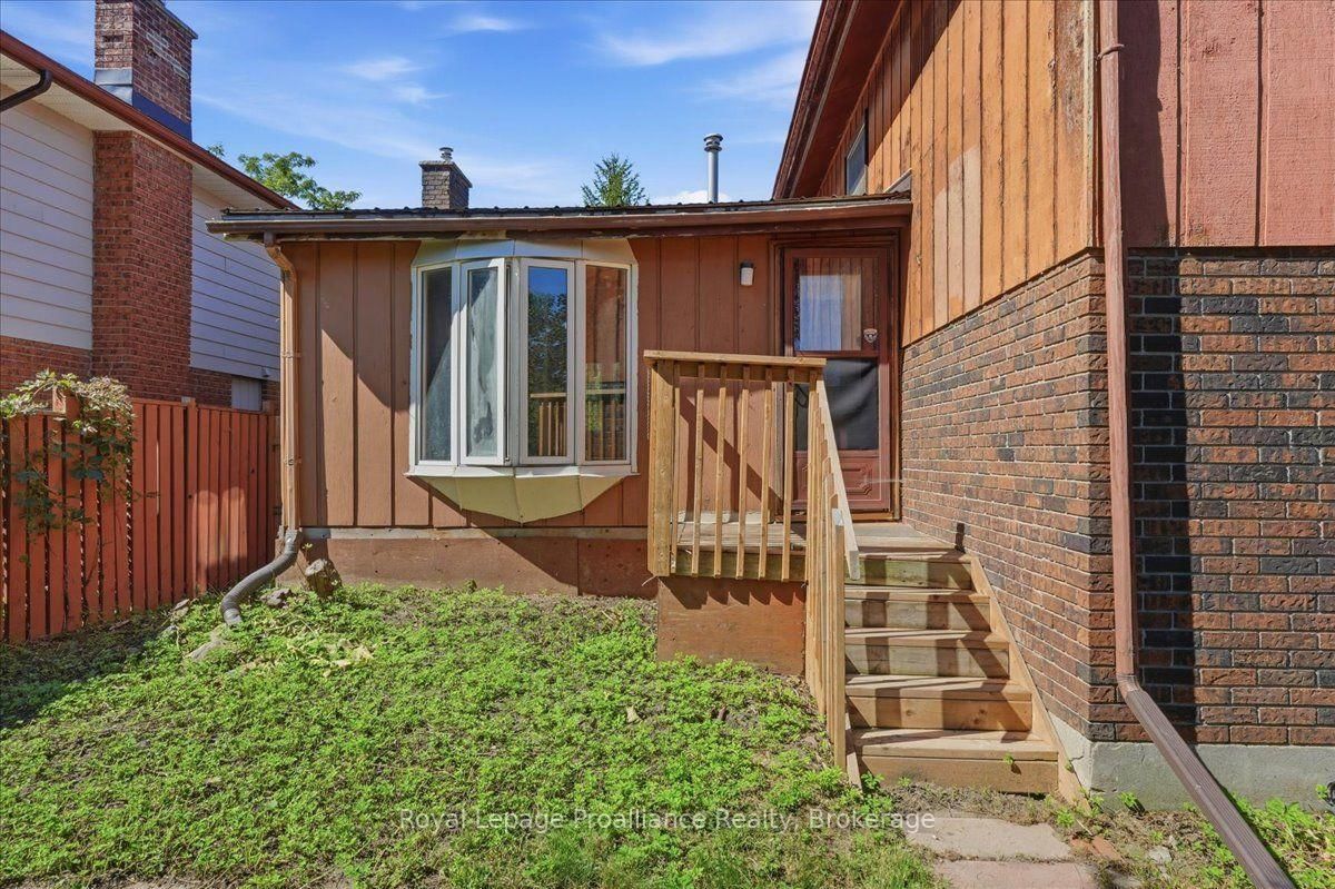 28 Kensington Crescent • Belleville, ON photo 36