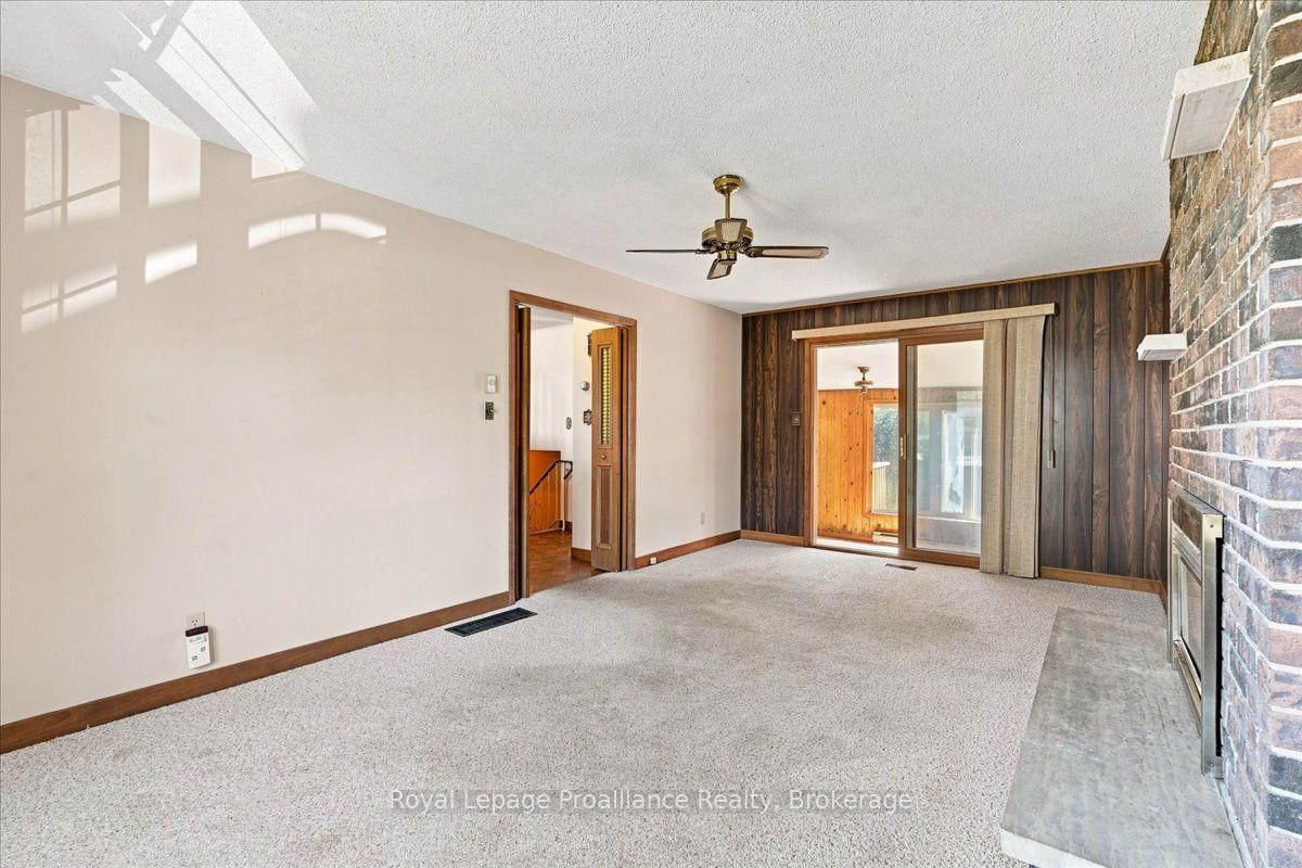 28 Kensington Crescent • Belleville, ON photo 8