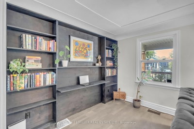 16 Wexford Avenue N • Hamilton, ON photo 5