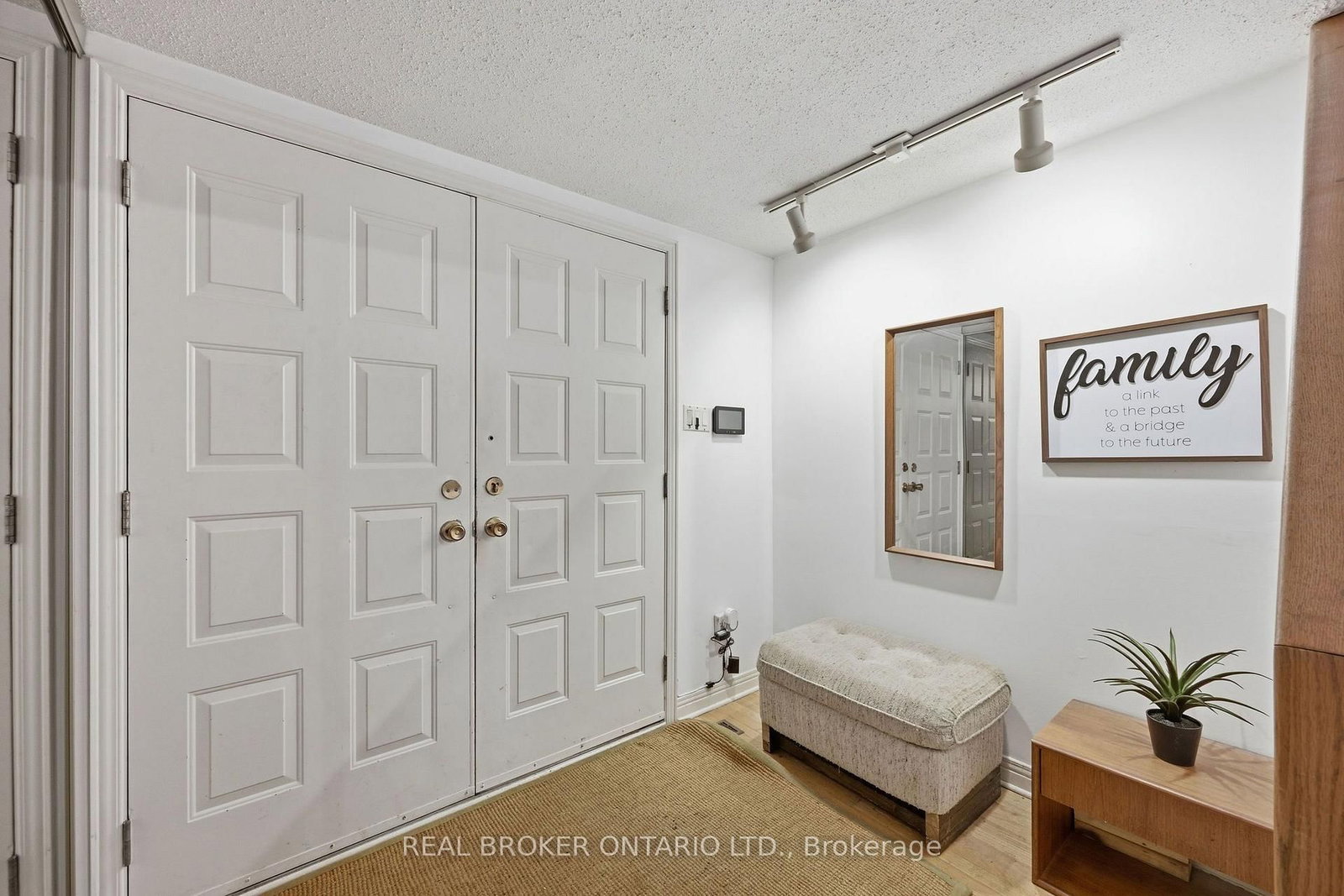 2316 French Hill Road • Ottawa, ON photo 4