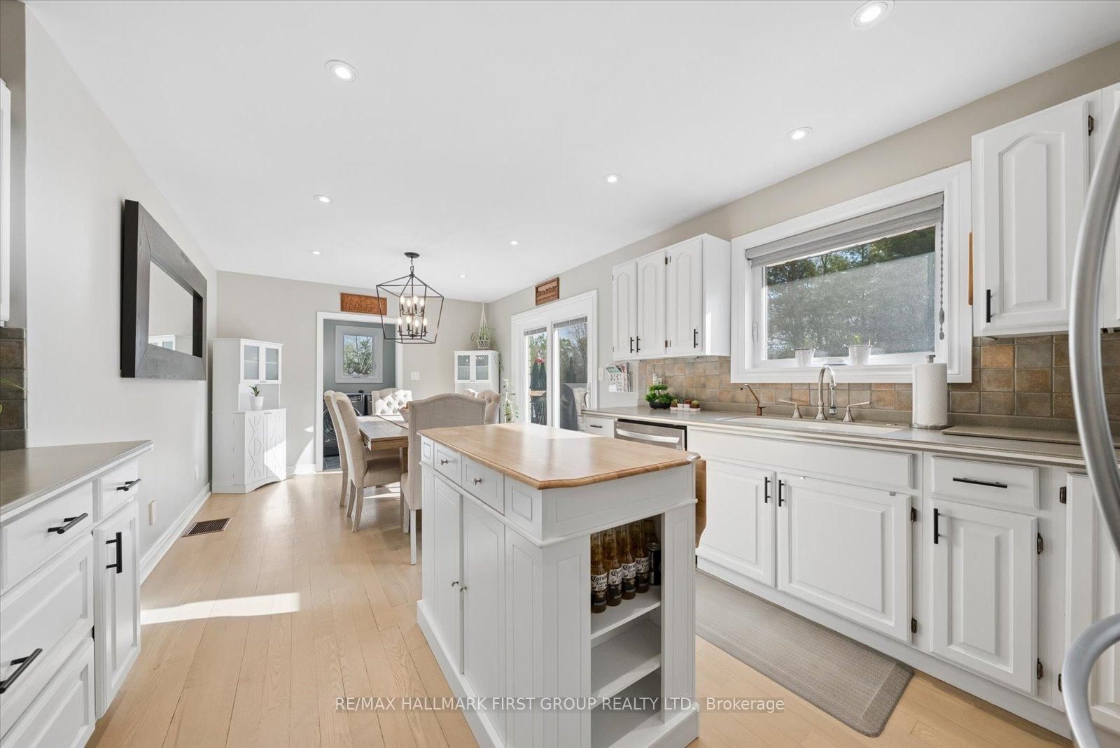 2720 Castle Hill Drive • Hamilton Township, ON photo 3