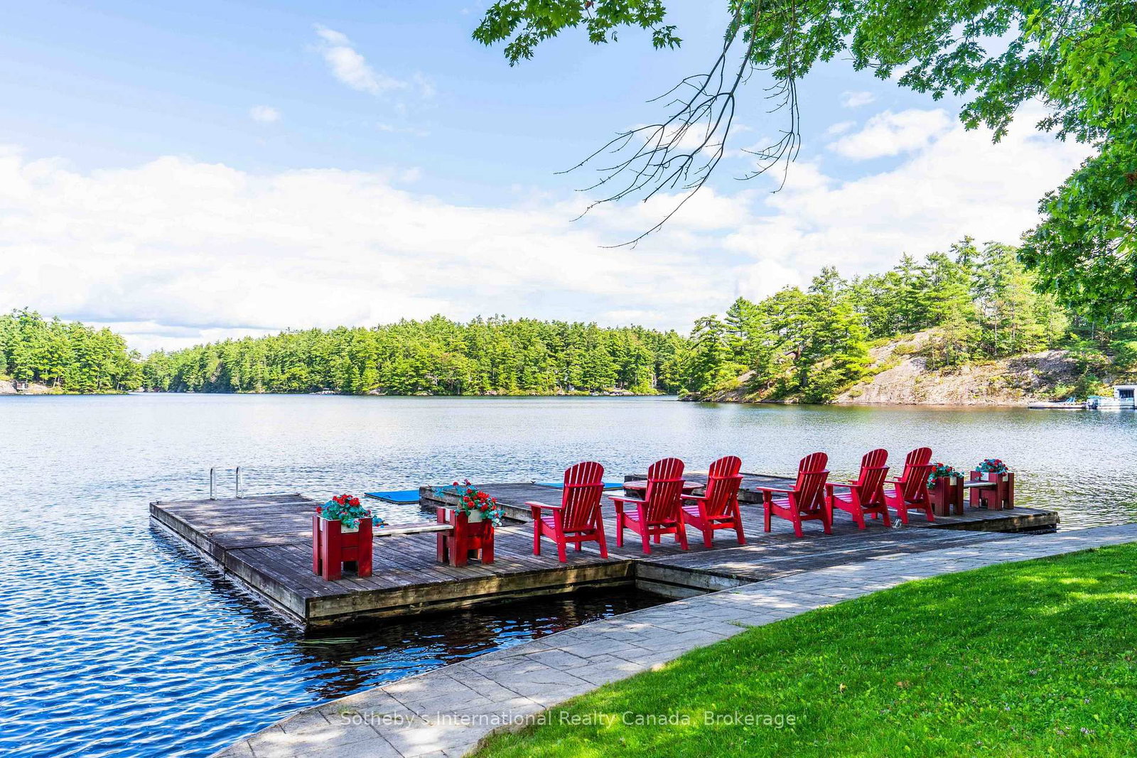 1240 North Kahshe Lake Road • #2 • Gravenhurst, ON photo 3