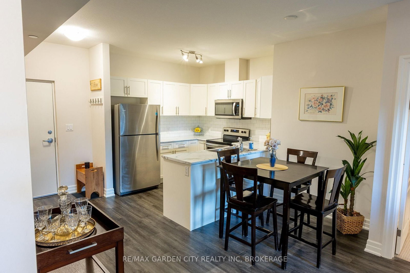 212 Lakeport Road • #303 • St. Catharines, ON photo 3
