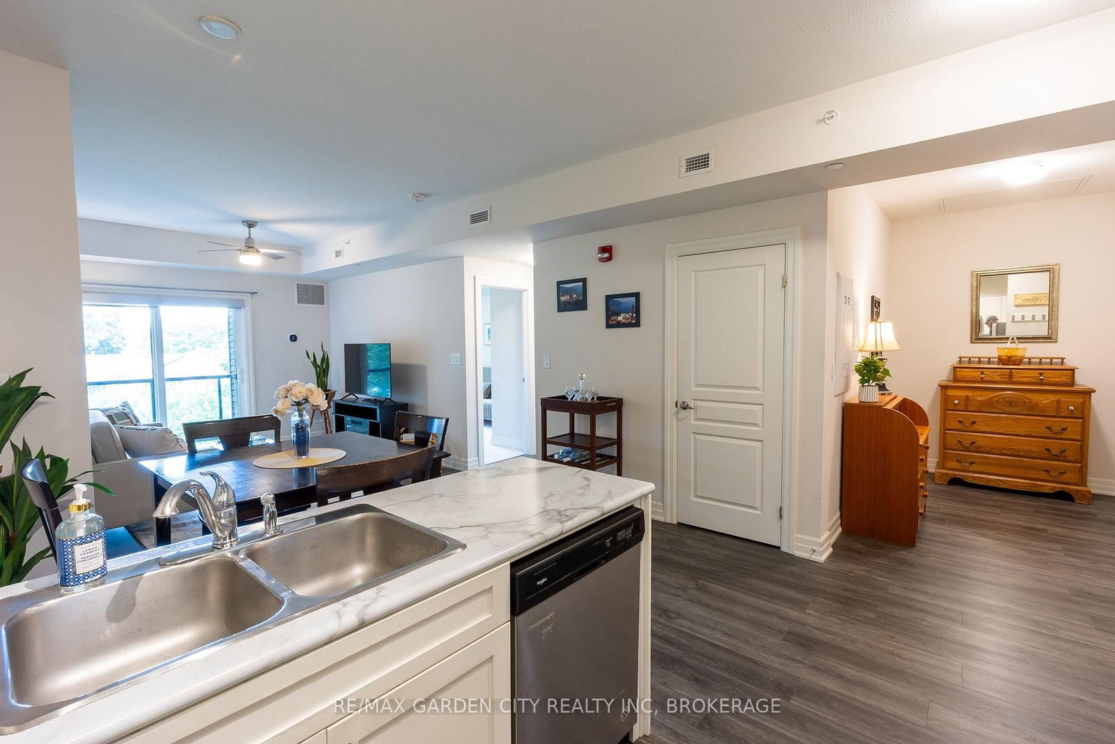 212 Lakeport Road • #303 • St. Catharines, ON photo 6