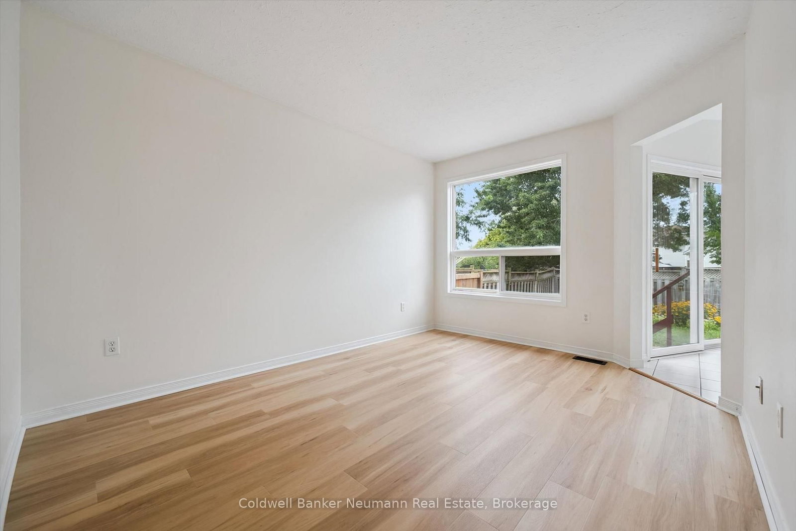 24 Lee Street • Guelph, ON photo 12