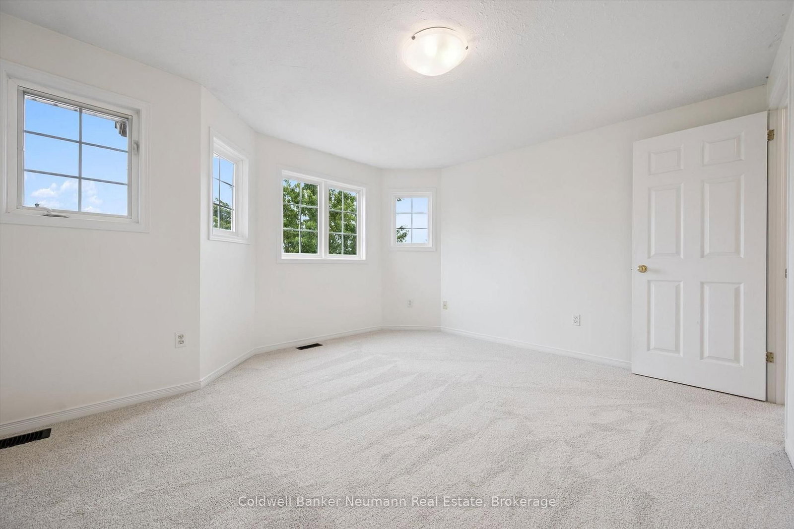 24 Lee Street • Guelph, ON photo 31