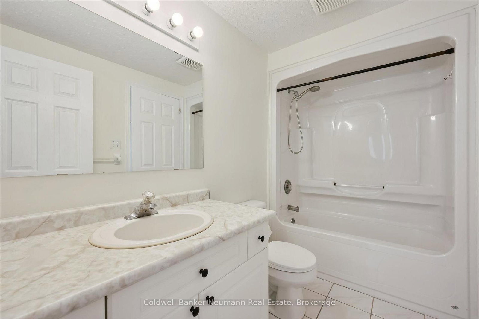 24 Lee Street • Guelph, ON photo 33
