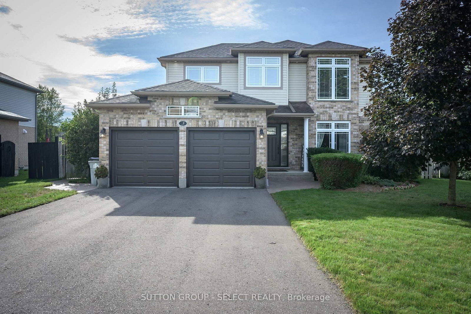 3 Fieldstone Crescent N • Middlesex Centre, ON photo 1