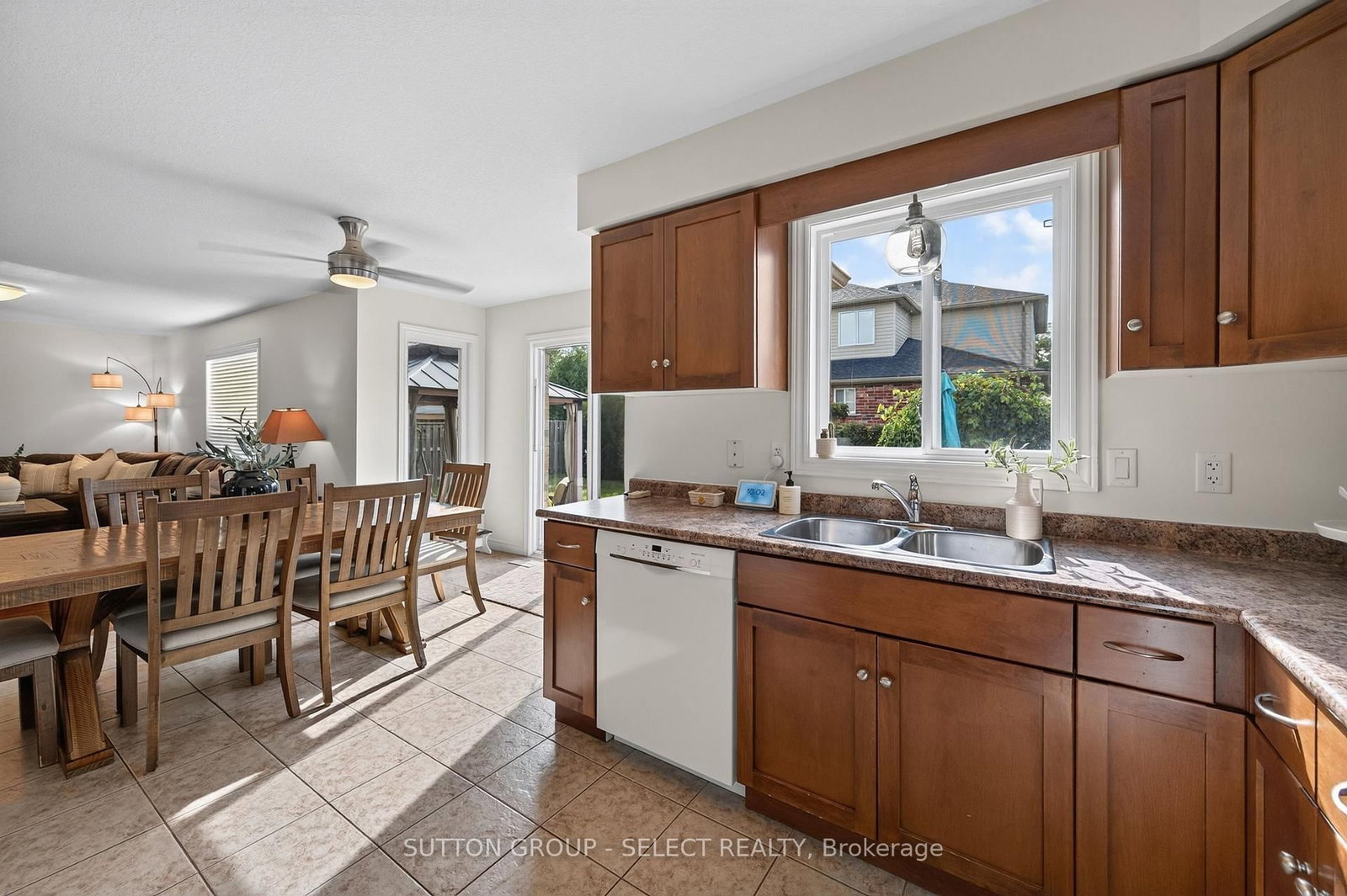 3 Fieldstone Crescent N • Middlesex Centre, ON photo 10