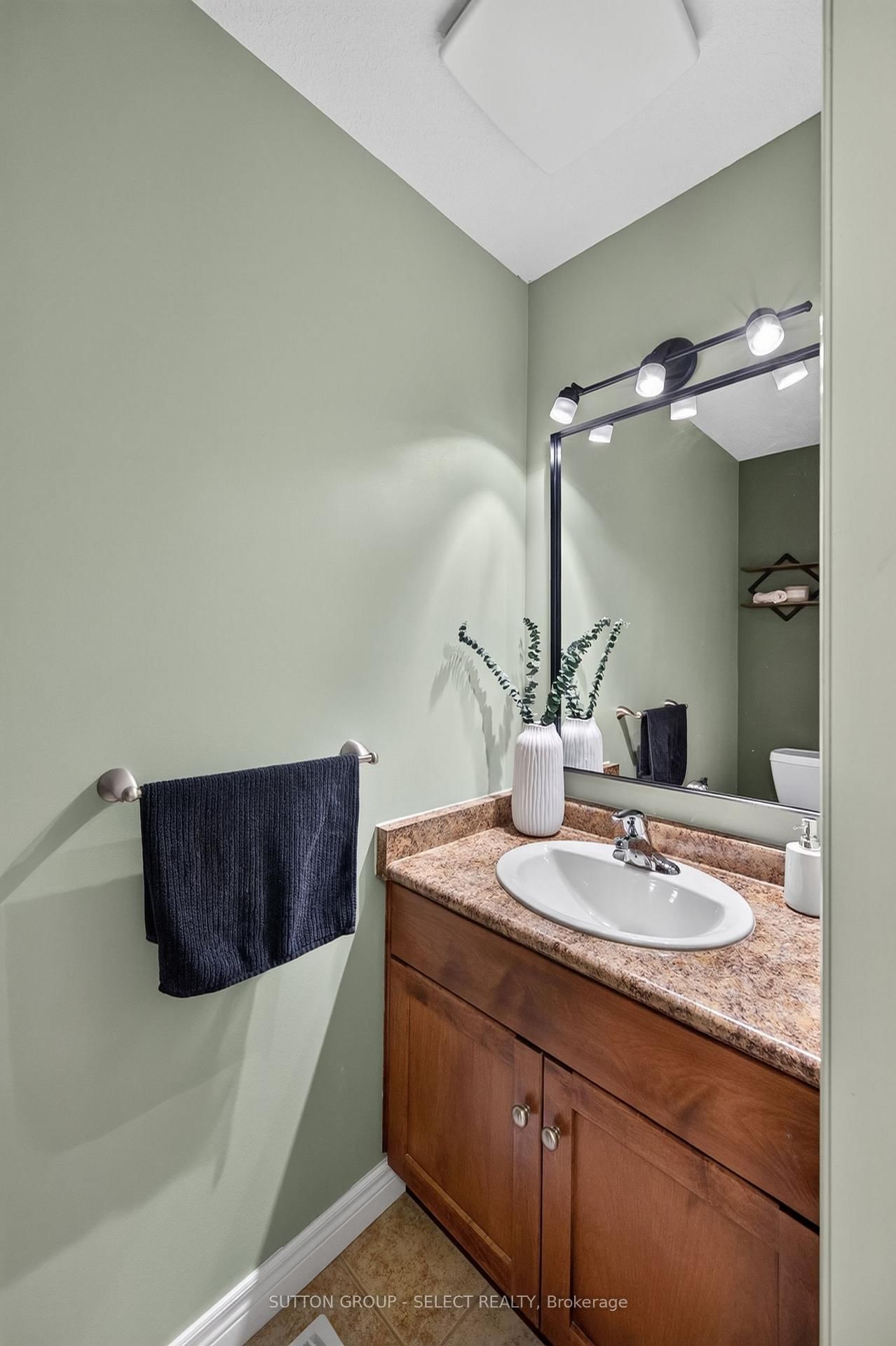 3 Fieldstone Crescent N • Middlesex Centre, ON photo 16
