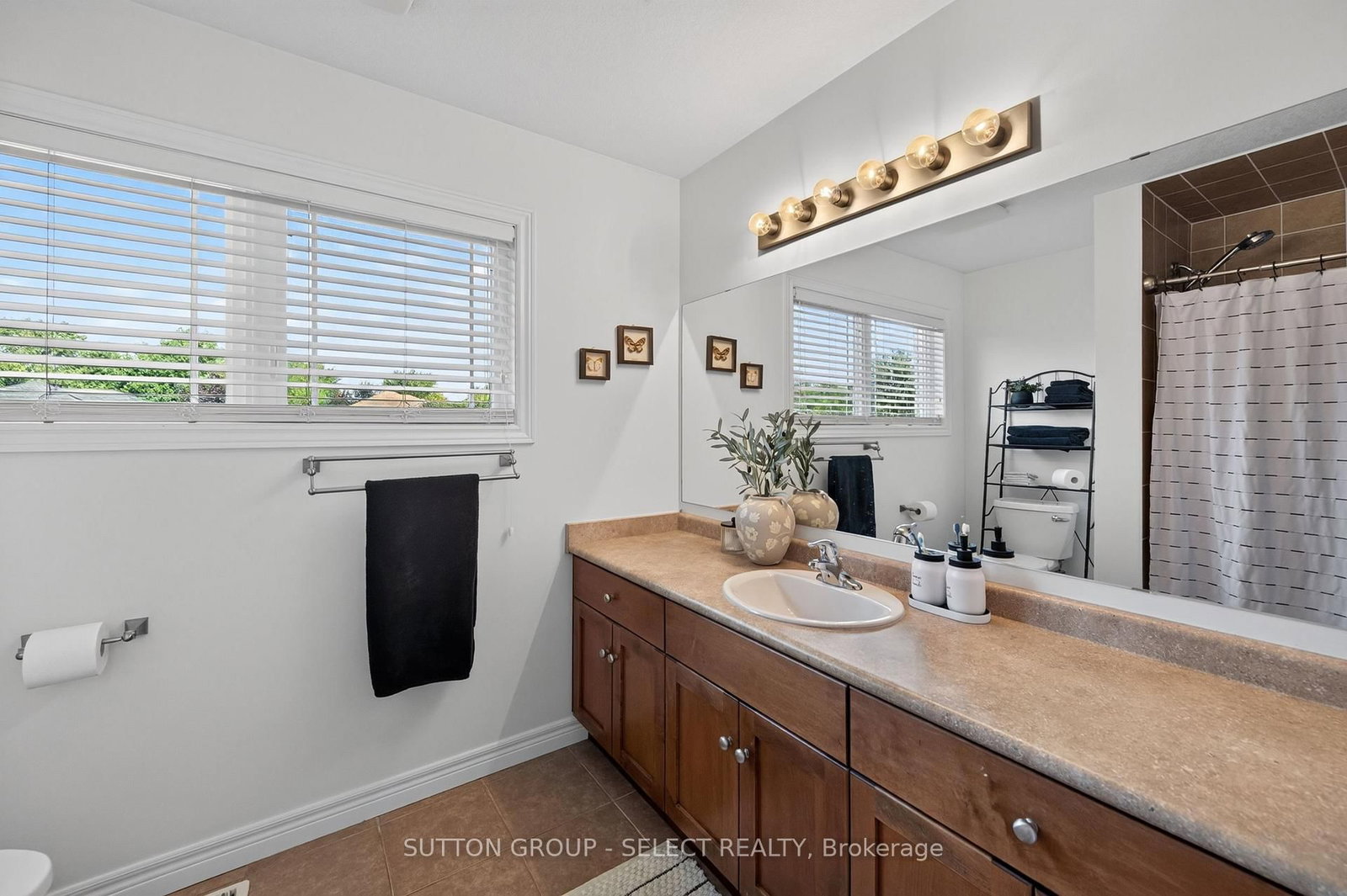 3 Fieldstone Crescent N • Middlesex Centre, ON photo 25