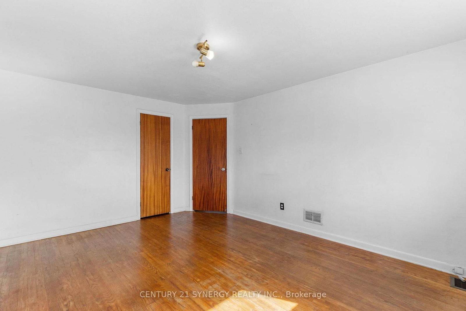 1711 Baseline Road • Ottawa, ON photo 16