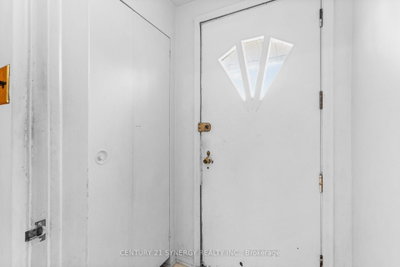 1711 Baseline Road • Ottawa, ON photo 4