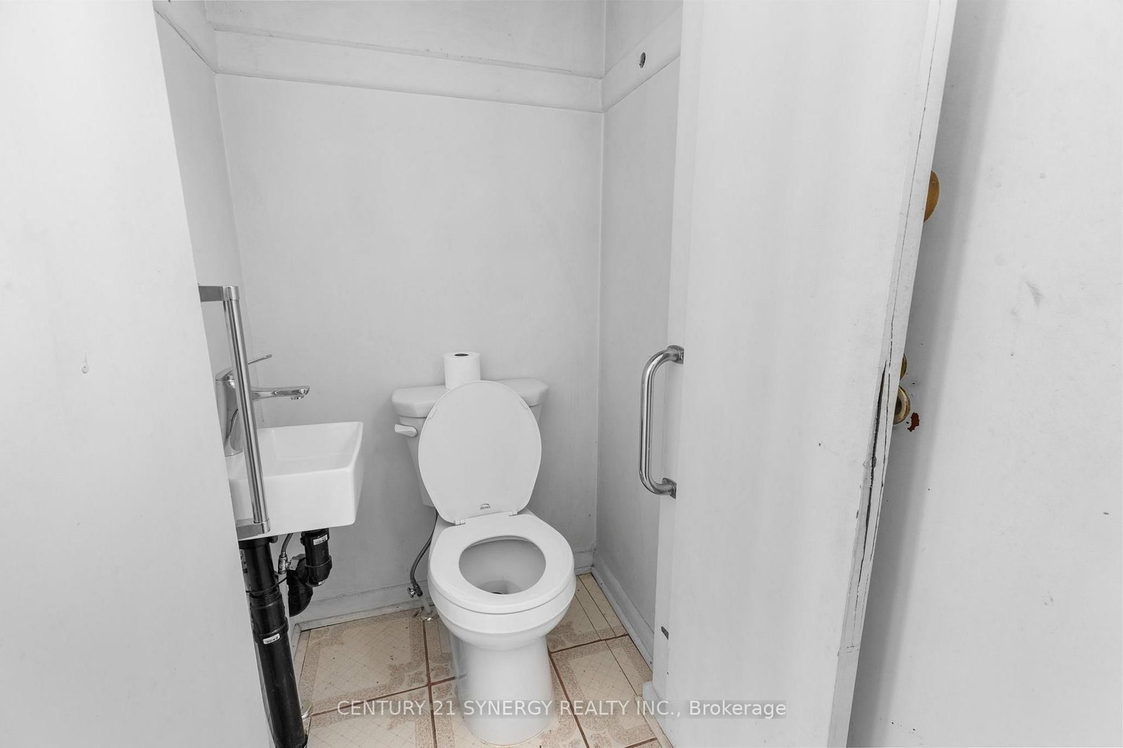1711 Baseline Road • Ottawa, ON photo 6