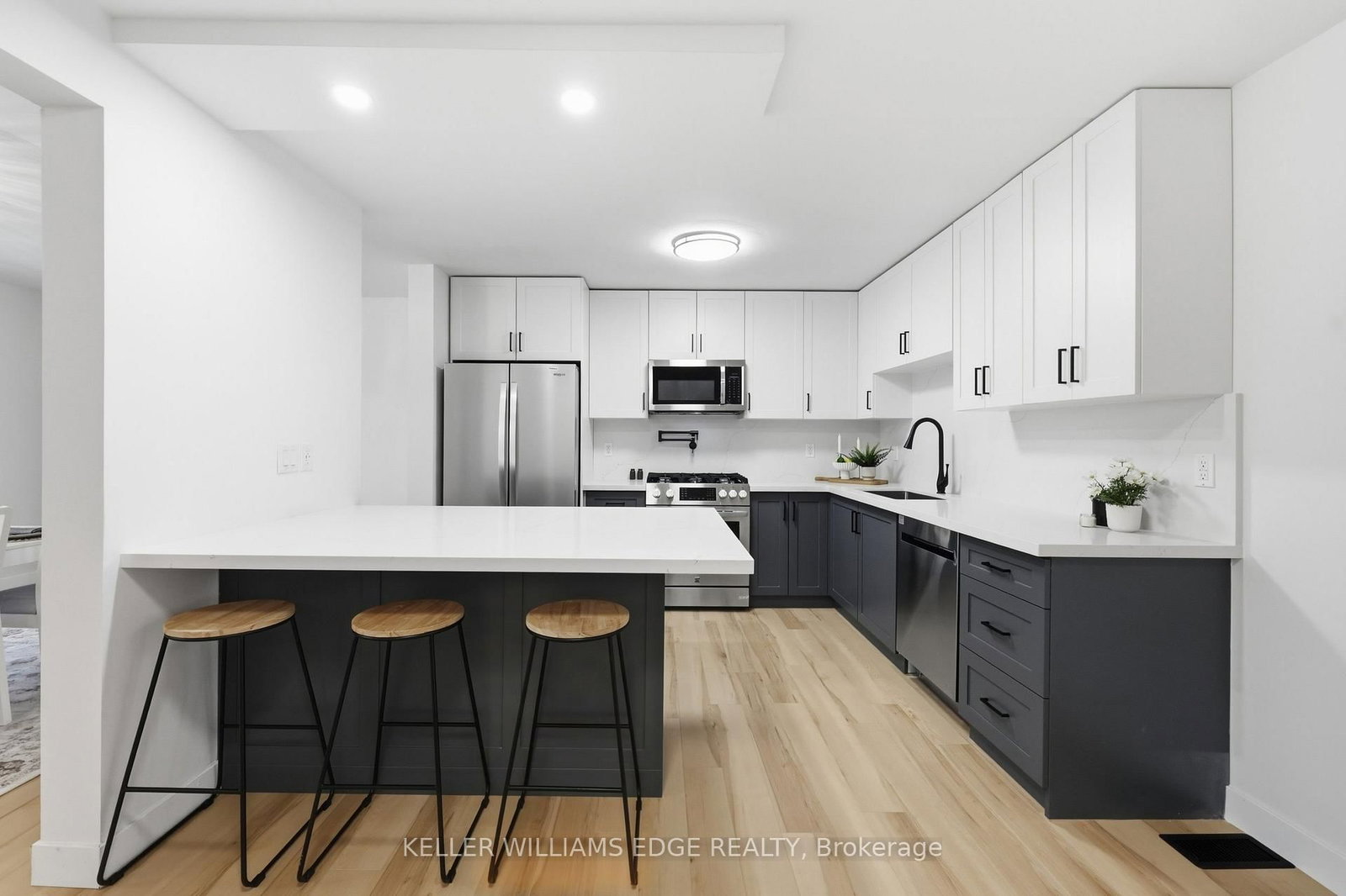 43 Champlain Avenue • Hamilton, ON photo 4