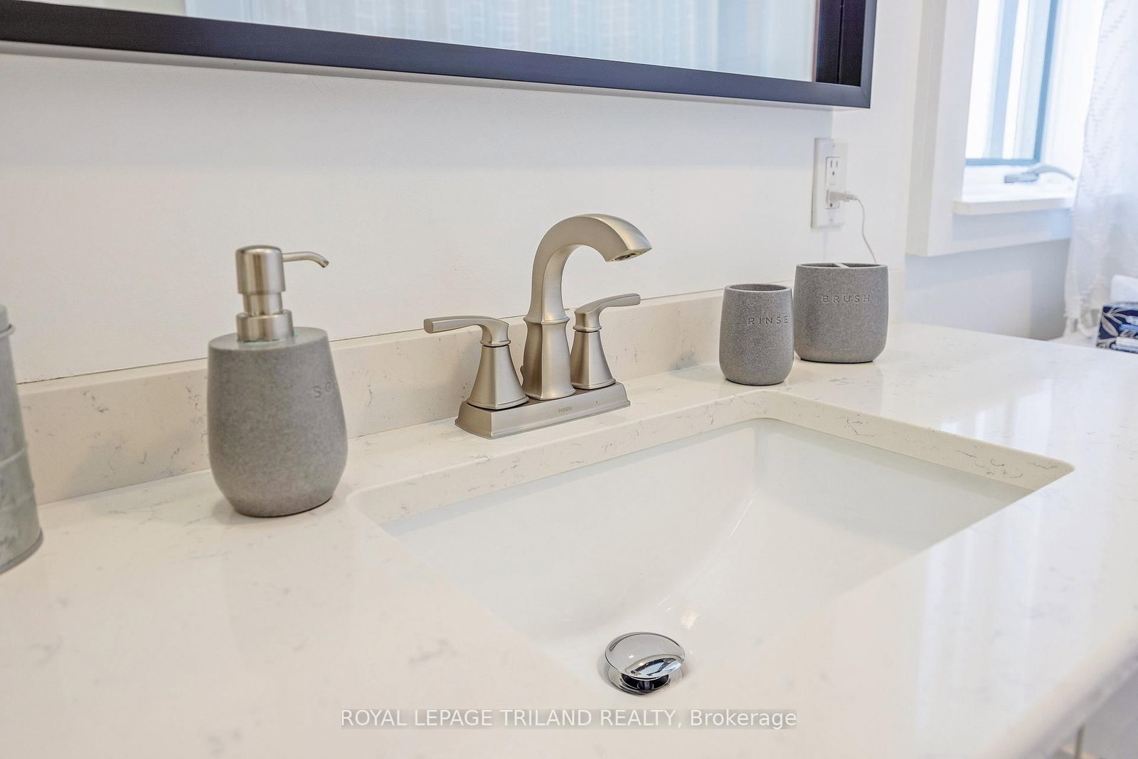 29 OLIVER Street • St. Thomas, ON photo 20