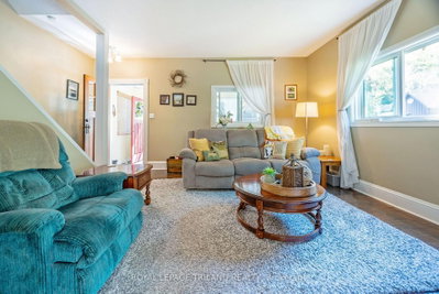29 OLIVER Street • St. Thomas, ON photo 9