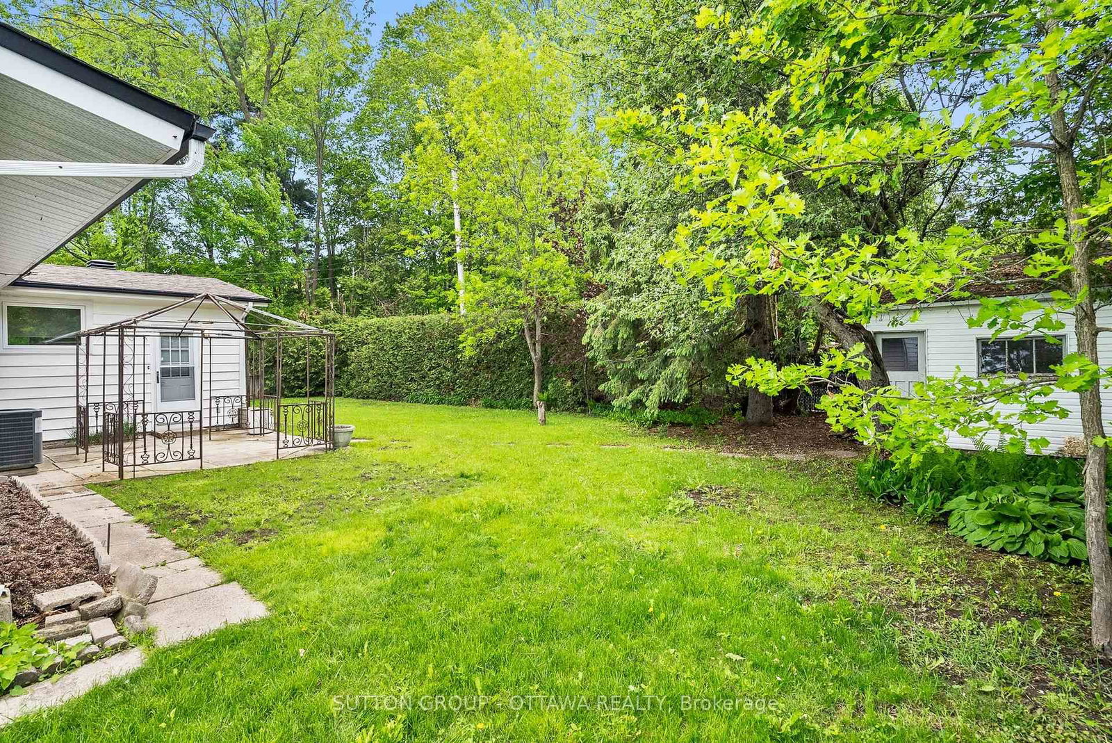 45 Larkspur Drive • Ottawa, ON photo 40