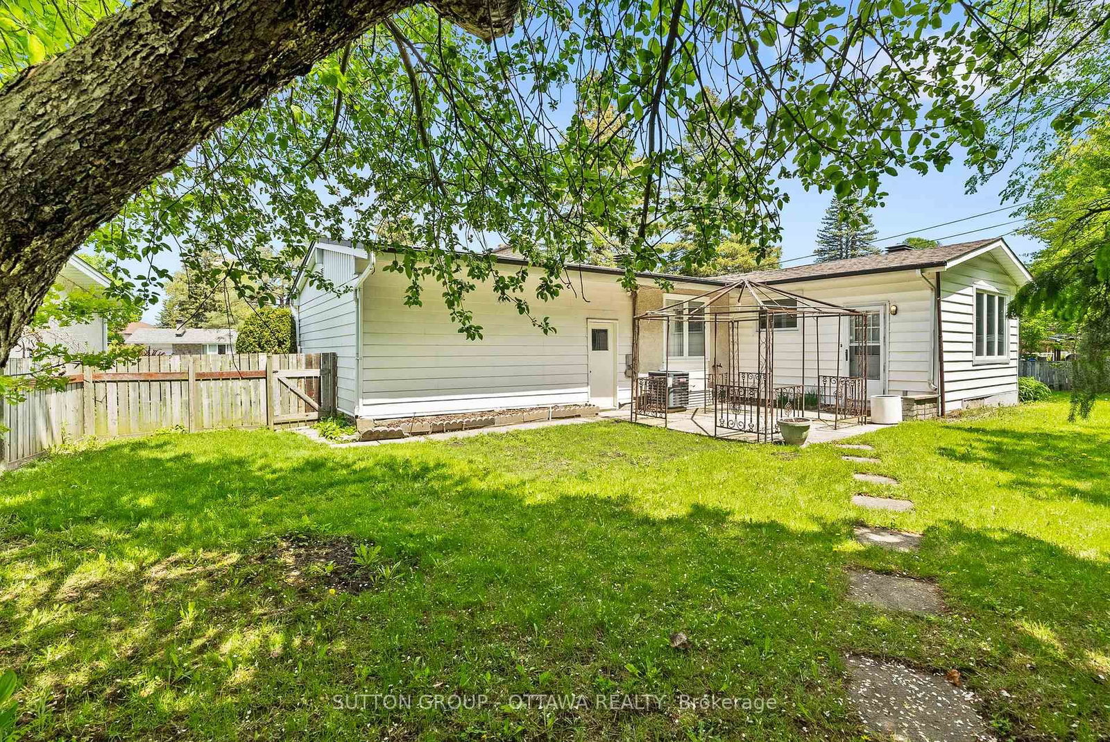 45 Larkspur Drive • Ottawa, ON photo 41