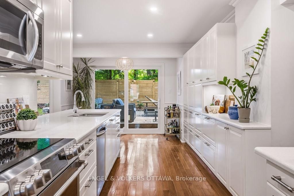 694 ISLAND PARK Drive • Ottawa, ON photo 15